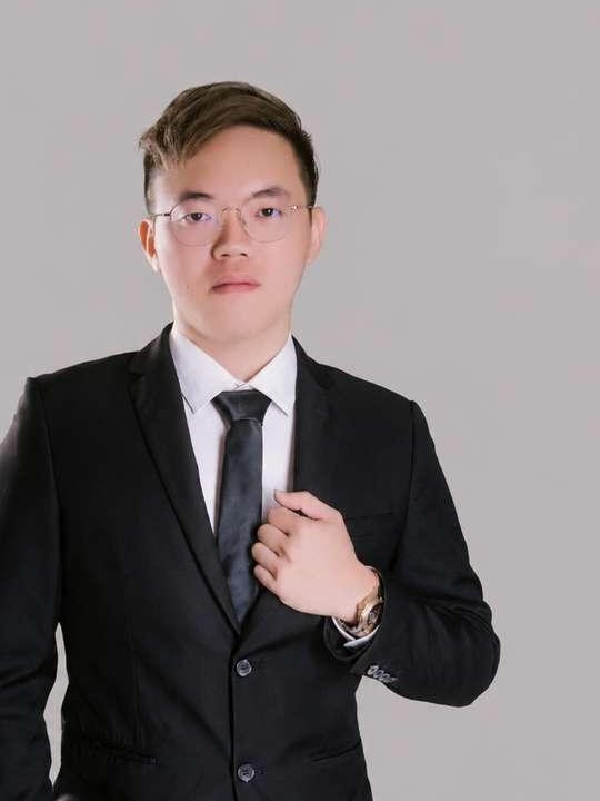 Portrait of Alvin Tan, Head of Sales and Business Development at Lanthorn Properties
